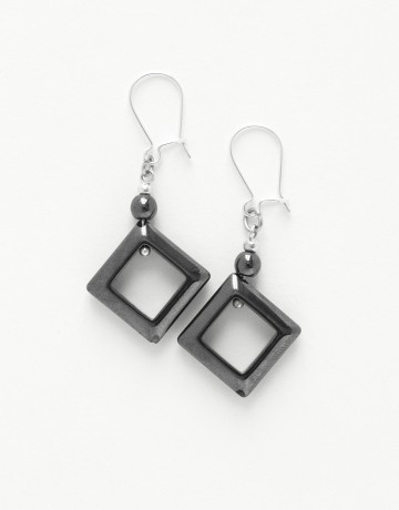 Boucles d oreilles  Euterpe Hématite losange