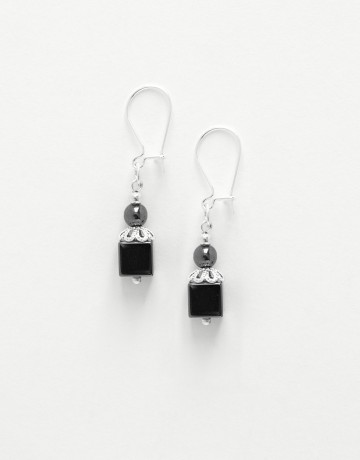 Boucles d'oreille Euterpe Hematite cube